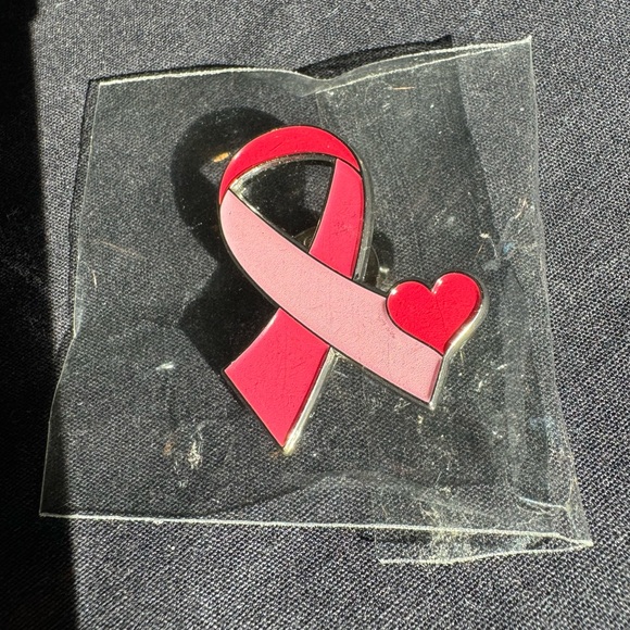 Pink Ribbon Heart Brooch Pin - Picture 1 of 4